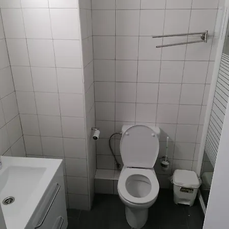 ホームステイ Fully Furnished Double *