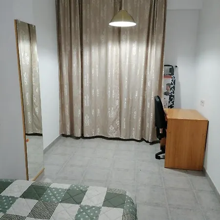 Fully Furnished Double Δωμάτια σε οικογενειακή κατοικία